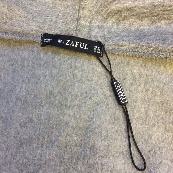 NWOT Zaful grey button down hooded vest - Picture 7 of 8